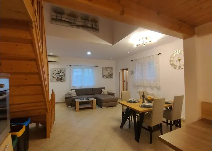 Forest Queen Apartment *